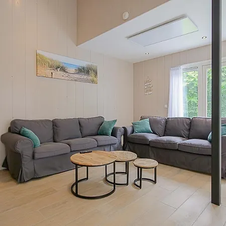 Vicky - Aan Zee ユリアーナドルプ