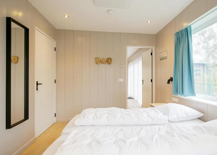 Vicky - Aan Zee * Julianadorp